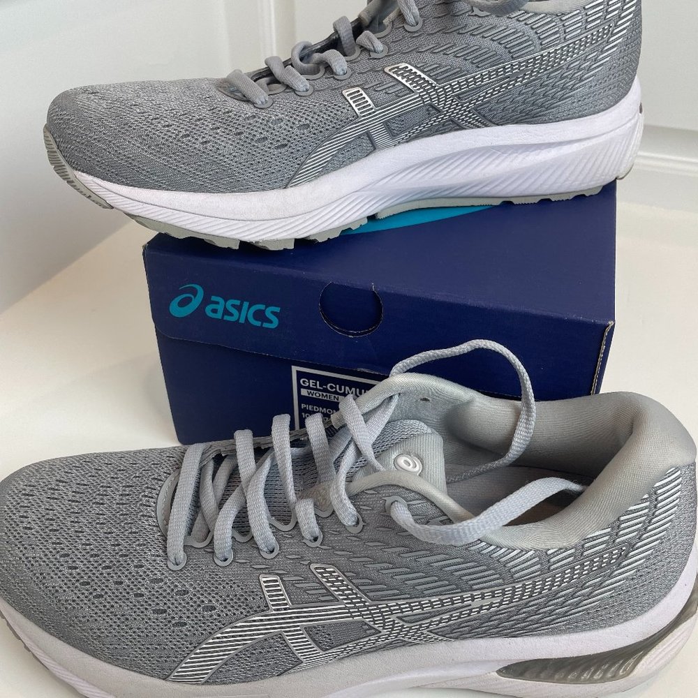 Asics Gel Cumulus 22 Women's Running Shoes Size 8.5